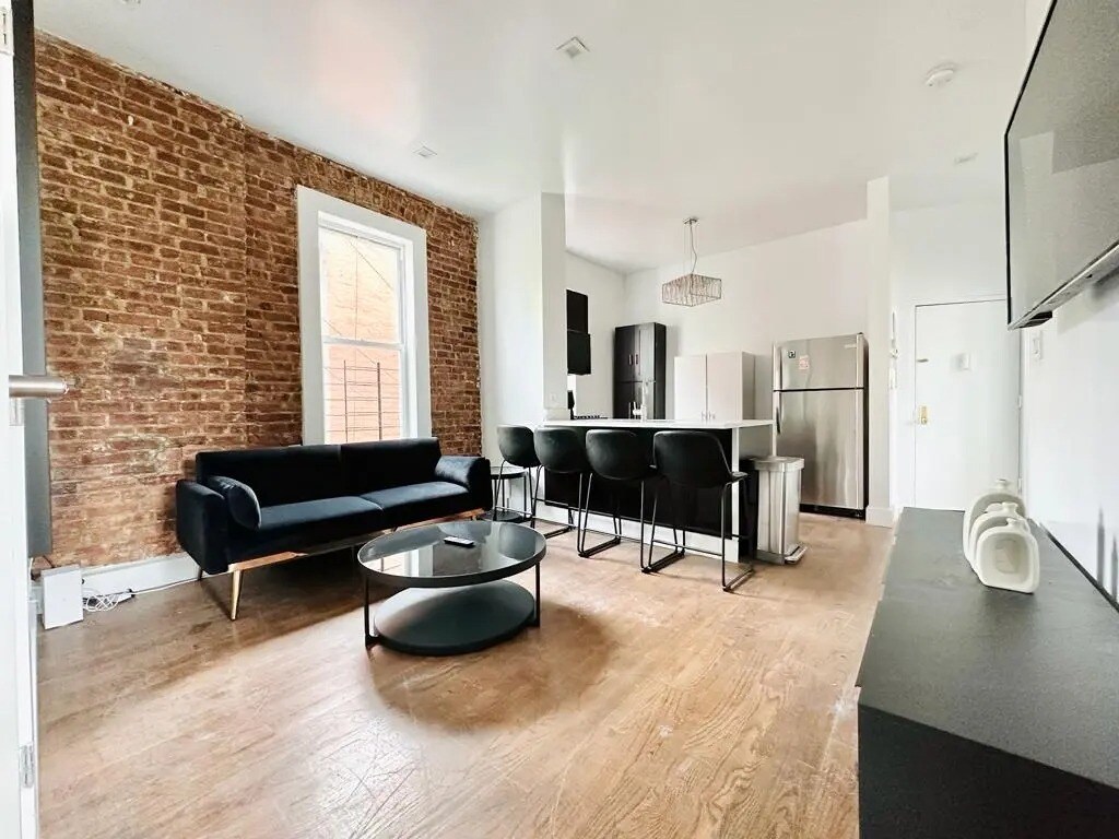 Foto principal - Furnished room/NOT APARTMENT