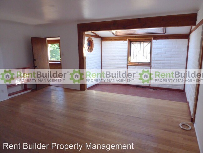 Building Photo - 3 br, 1 bath House - 2917 Santa Clara Ave. SE