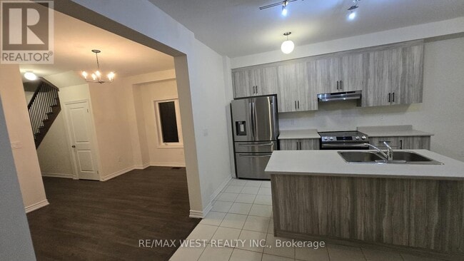 Photo du bâtiment - 52 Cottonwood Cres