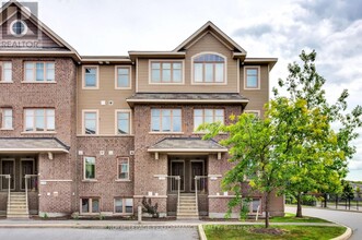 Building Photo - 125 Windswept Private