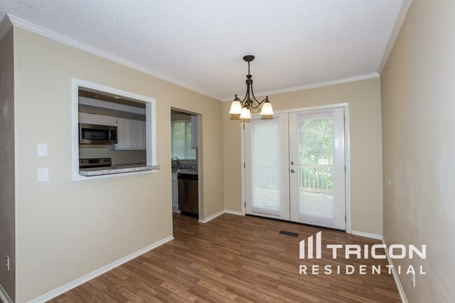 Building Photo - 6 Forestgrove Ct