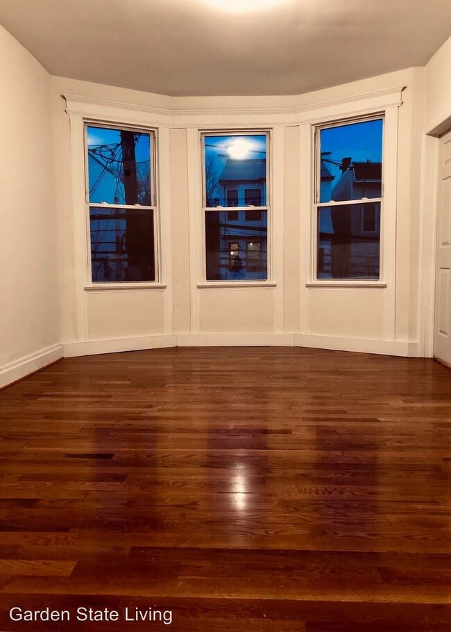 Foto del edificio - 437 Avon Ave