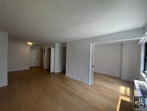 Building Photo - East 39th Street