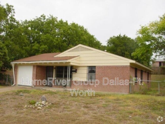 Building Photo - 5720 Bluffman Dr
