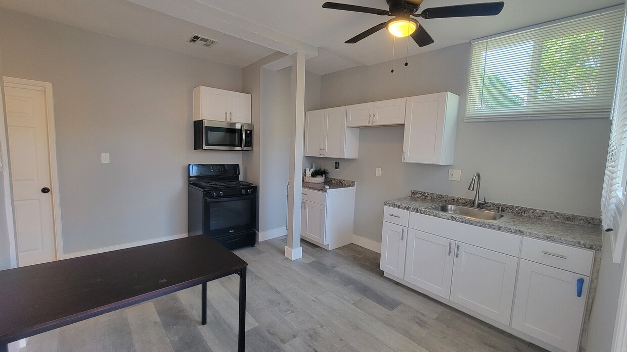 Photo - 2325 W Sequoia Ave (Anaheim, CA)