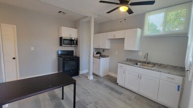 Building Photo - 2325 W Sequoia Ave