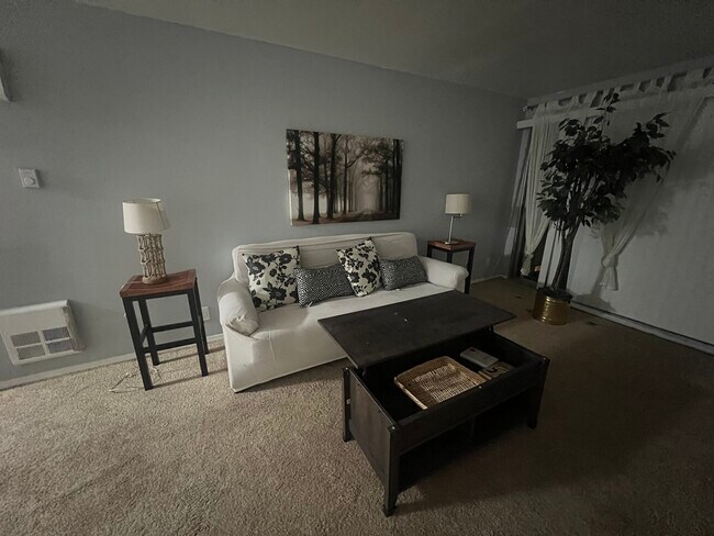 Foto del edificio - 960 Shorepoint Ct