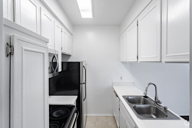 2HAB, 2BA - 1000 ft² - 10905 Ohio Ave