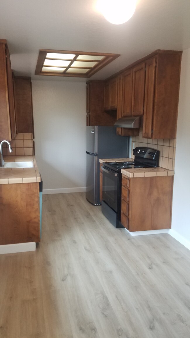 Kitchen - 1570 Gabilan Dr