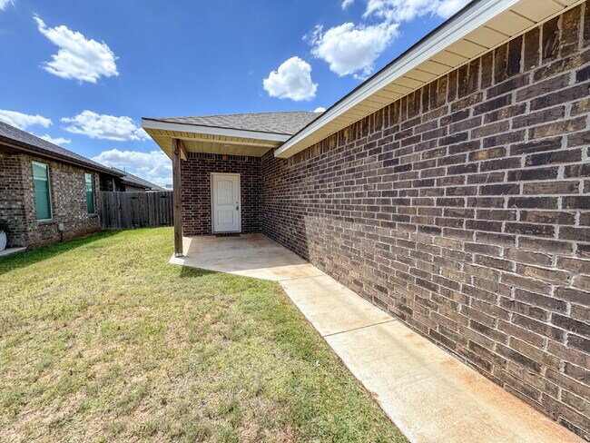 Building Photo - Southwest Lubbock Duplex in Cooper School District