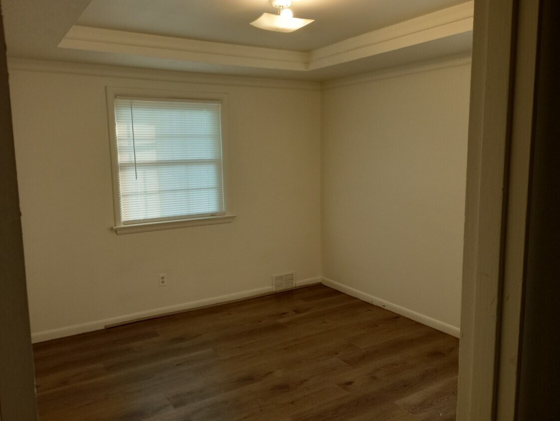 Building Photo - 5615 Bunning Dr