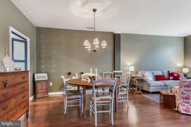Building Photo - 7563 Tour Dr