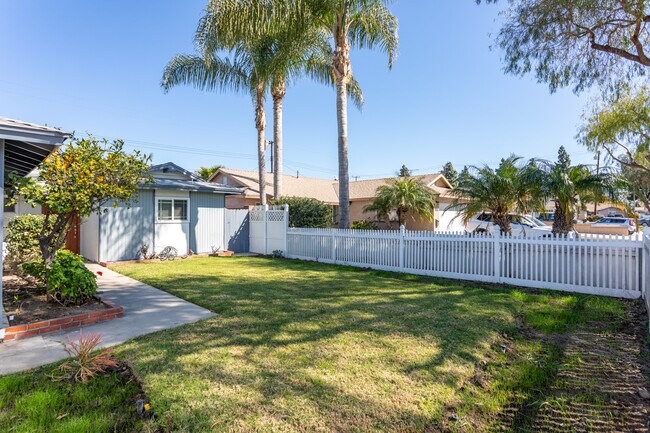 Foto del edificio - 11527 Renville St