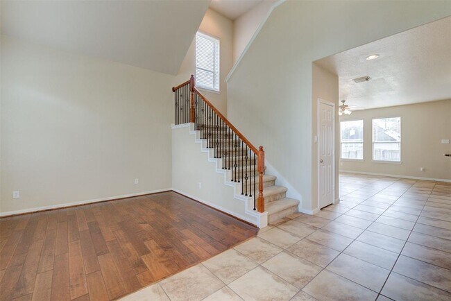 Foto del edificio - 39 E Montfair Blvd