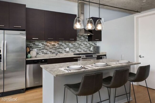 Foto del edificio - 1 br, 1 bath Condo - 1107 S Delano Ct E