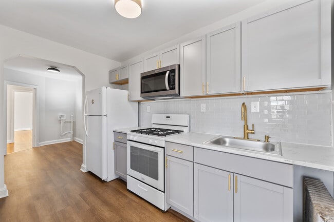 Photo - 4348 Southern Ave SE Apartment