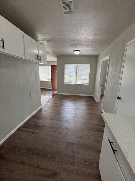 Building Photo - 3521 Grassmere St