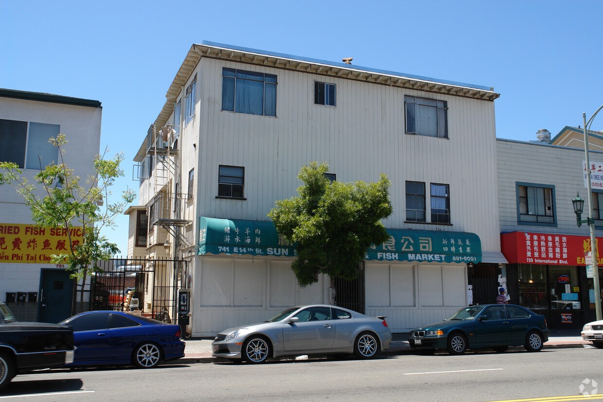 Building Photo - 739-741 International Blvd