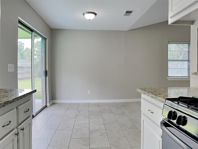 Building Photo - 24507 Fir Ridge Ct