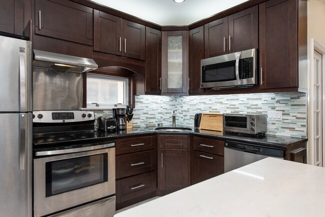 Building Photo - 310 East 62nd Street