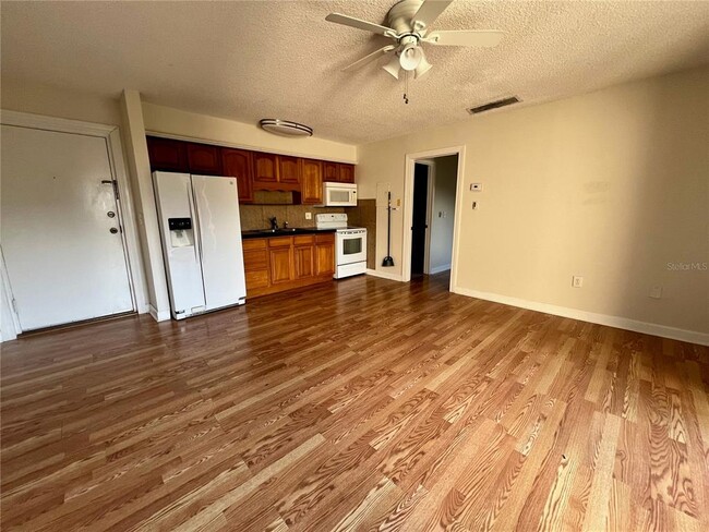 Building Photo - 2636 Hidden Lake Dr N