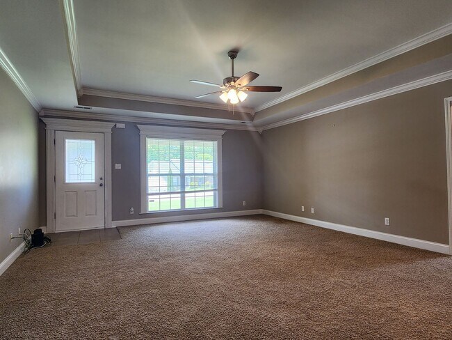 Building Photo - Maryville 37801 - 3 bed 2 bath home with a...