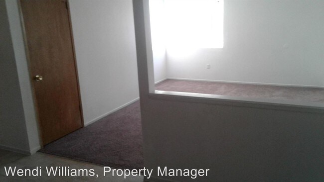 Building Photo - 1701 N Rancho Dr