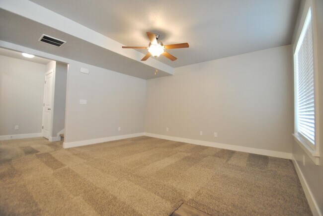 Building Photo - 2032 N 350 E