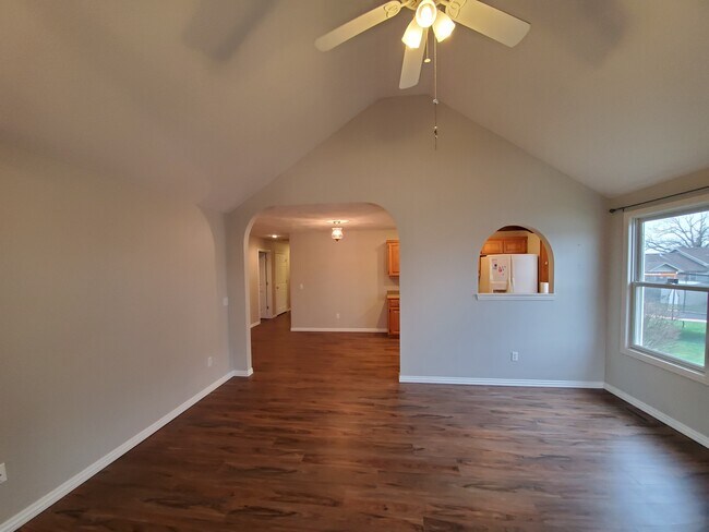 Livingroom - 714 E Saint Charles St