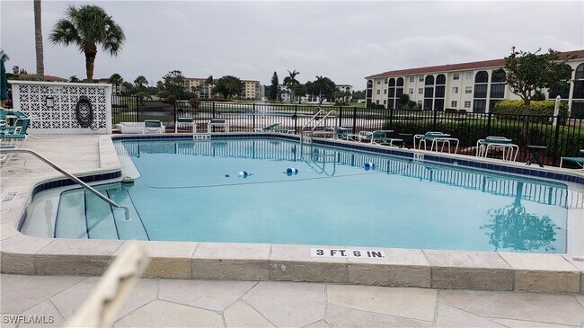 Foto del edificio - 57 High Point Cir W