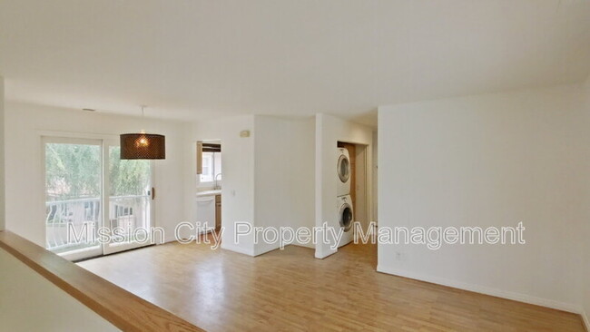 Building Photo - 220 Meigs Rd