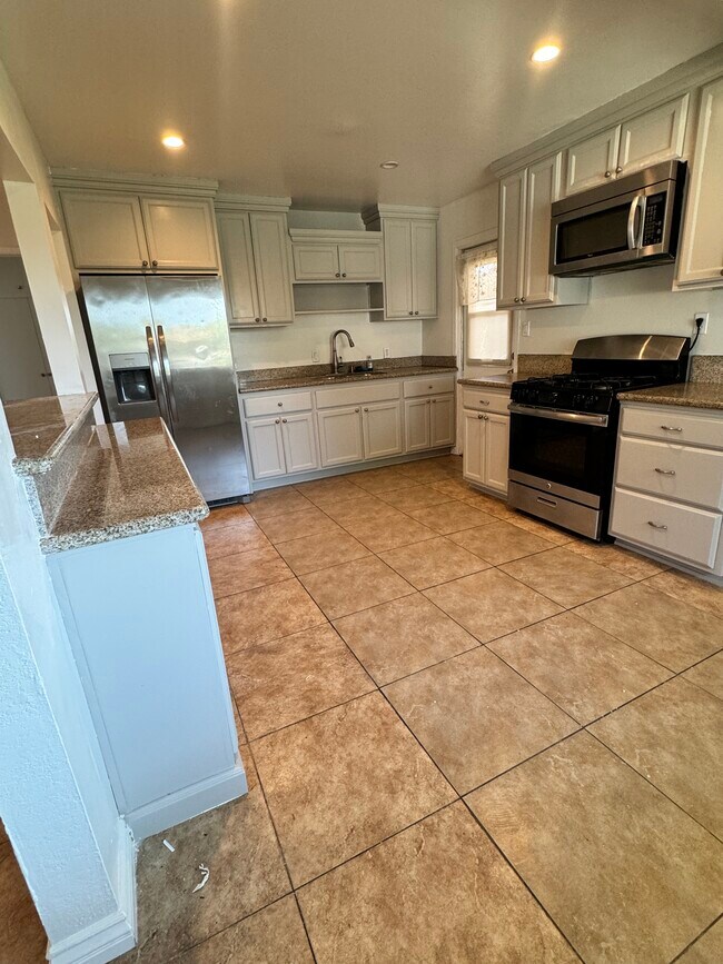 Cocina - 13122 Woodridge Ave