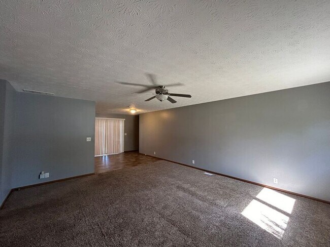 Building Photo - 1317 Urban Ave