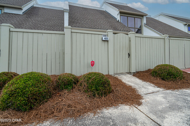 Foto del edificio - 4300 Bay Point Rd