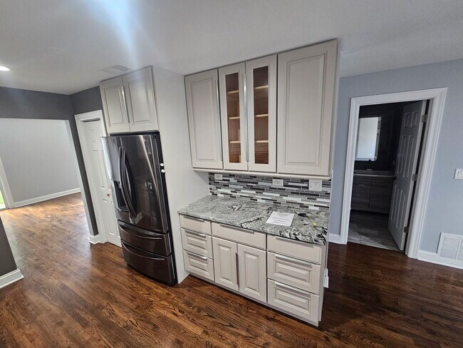 Foto del edificio - 1414 Hampshire Ct