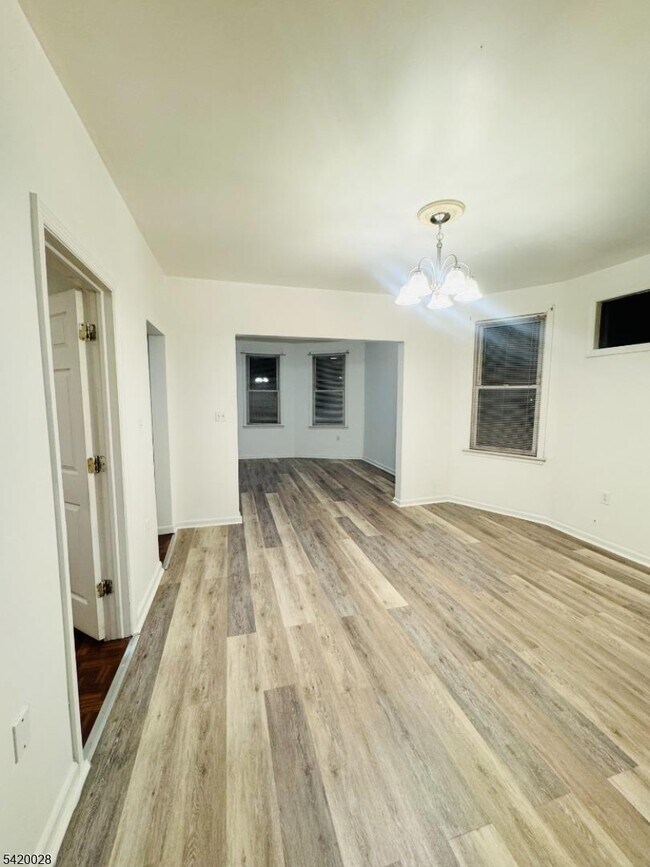 Foto del edificio - 746 Springdale Ave