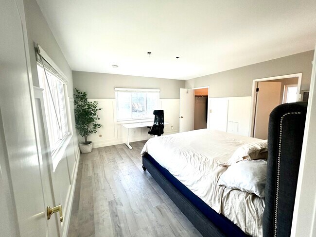 Foto del edificio - 719 N Cabrillo Ave