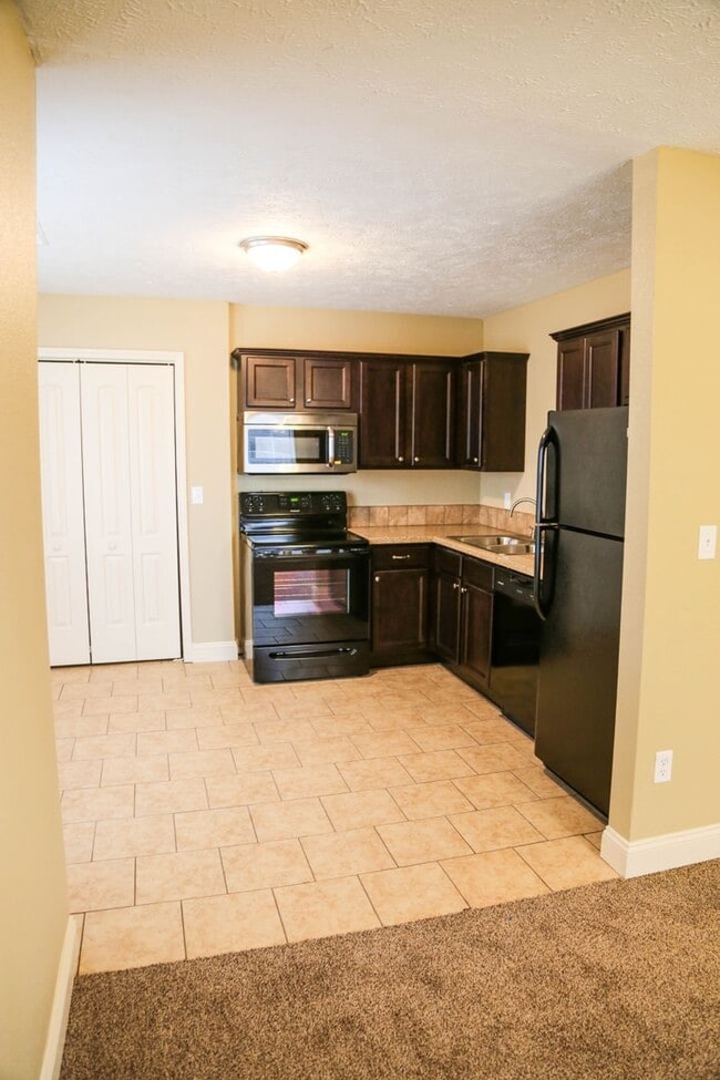 Building Photo - 614 W Mt Vernon St