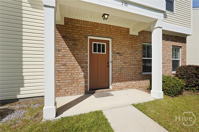 Building Photo - 606 Trellis Square