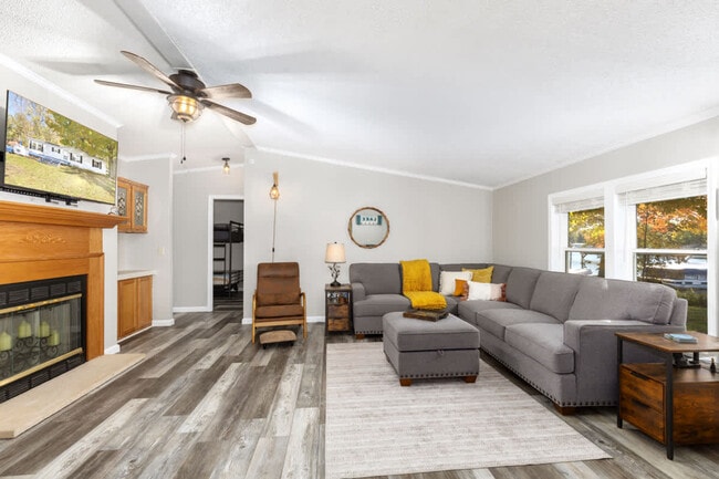Building Photo - 46147 Abernathy Dr