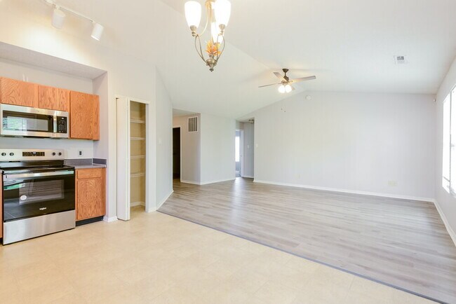 Building Photo - 2989 Hearthside Dr