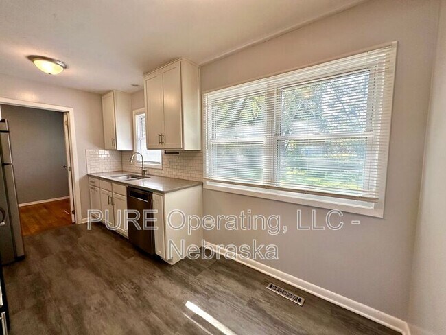 Foto del edificio - 12735 B St