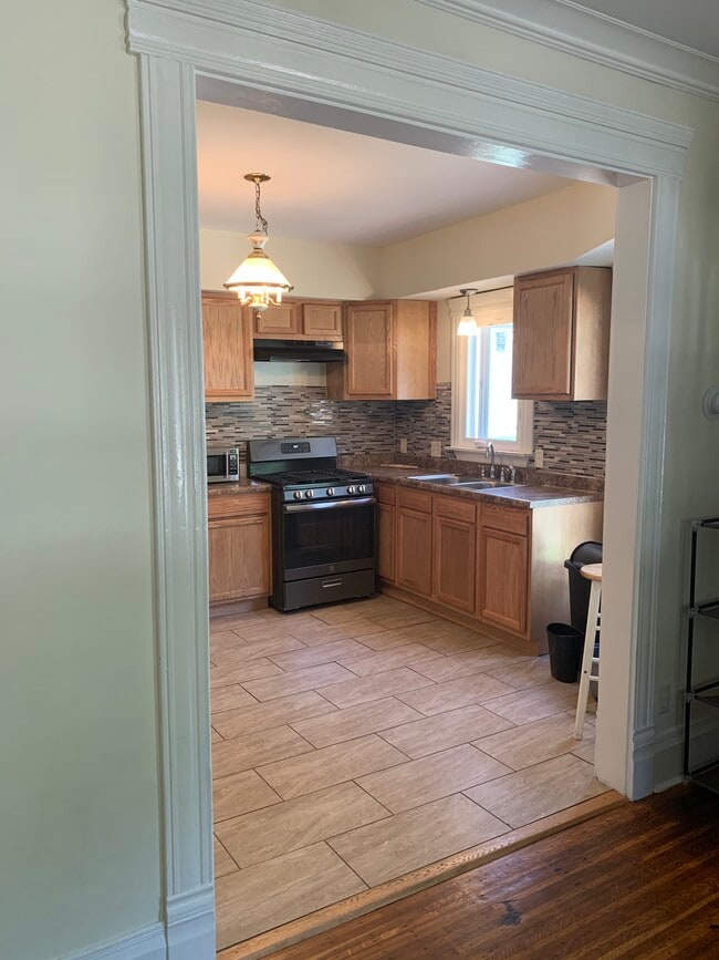 Kitchen - 454 Westcott St