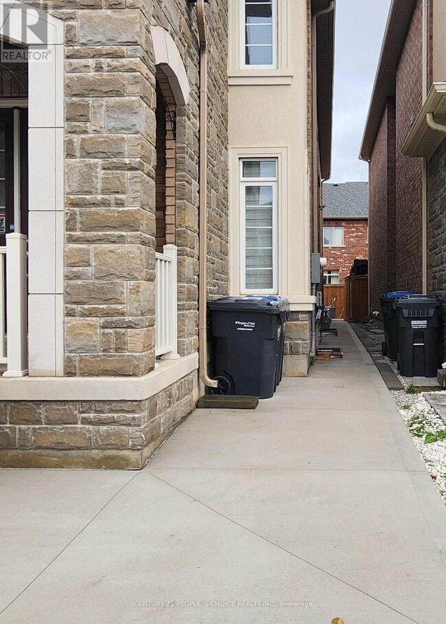 Building Photo - 21 Nightjar Dr