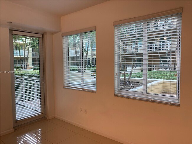Foto del edificio - 7355 SW 89th St
