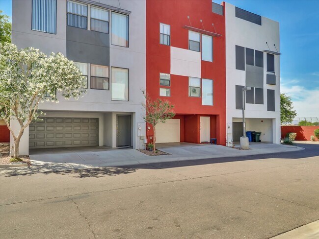 Foto del edificio - 4613 E Culver St