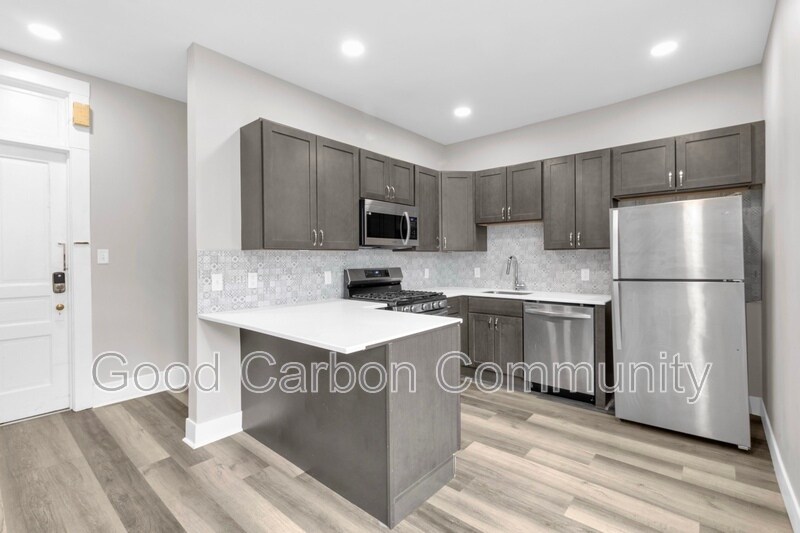 Foto principal - 77 Richmond Ave