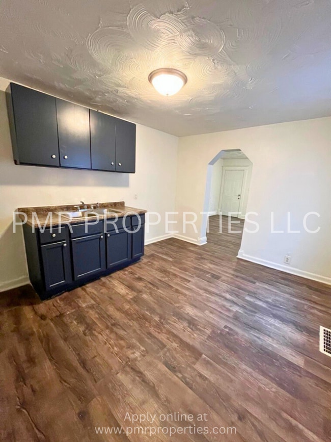 Building Photo - 3026 Pratt Street