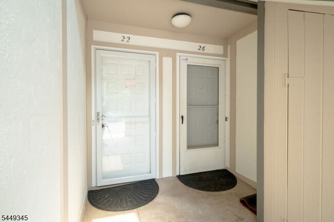 Building Photo - 26 Kayser Ln