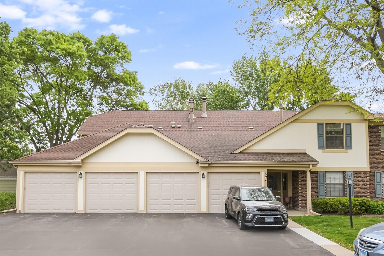 Primary Photo - 697 Oakmont Ln